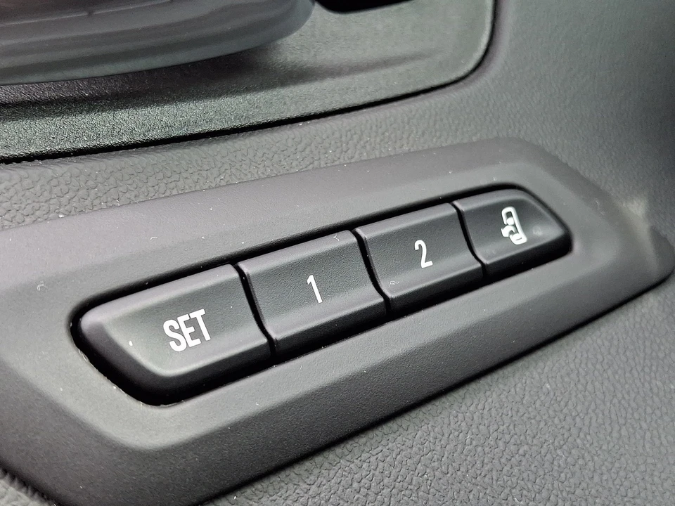 2023 Chevrolet Camaro SS 6th Gen - Image 21 of 31