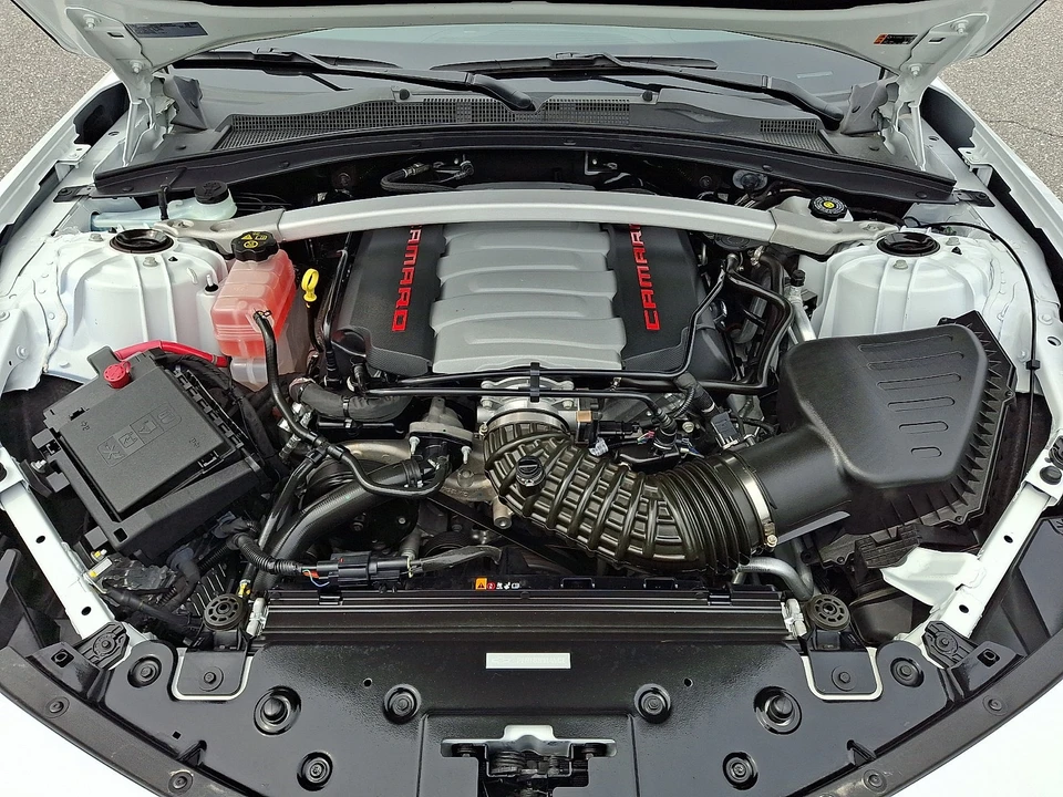 2023 Chevrolet Camaro SS 6th Gen - Image 25 of 31