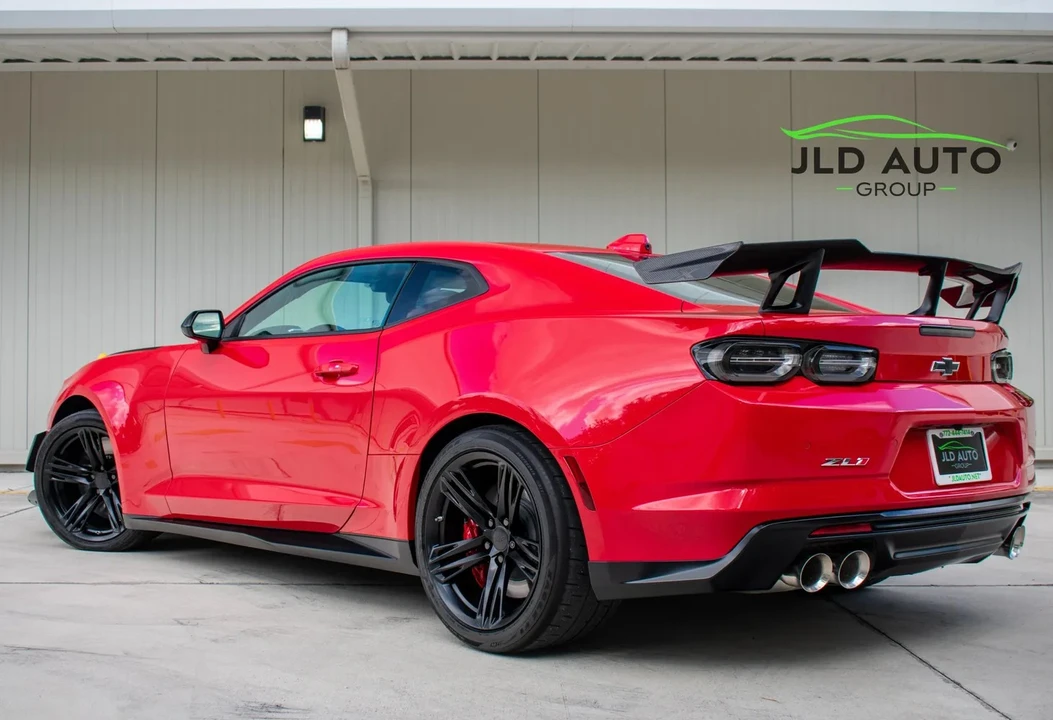 2023 Chevrolet Camaro ZL1 6th Gen - Image 2 of 31