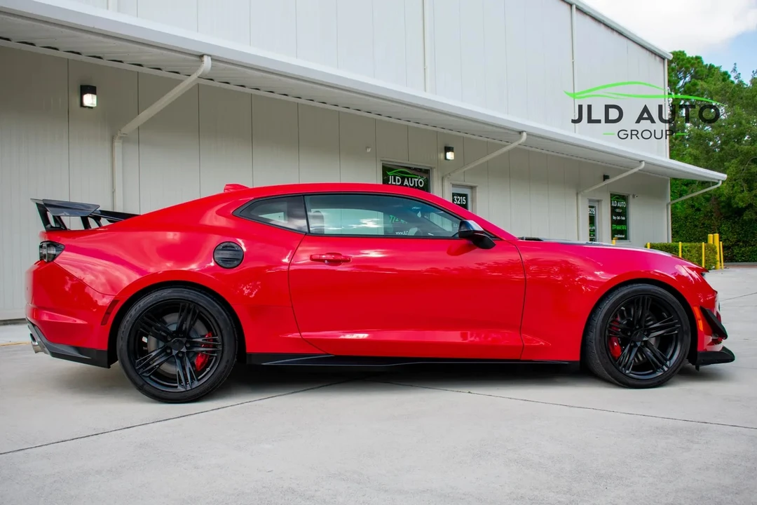 2023 Chevrolet Camaro ZL1 6th Gen - Image 7 of 31