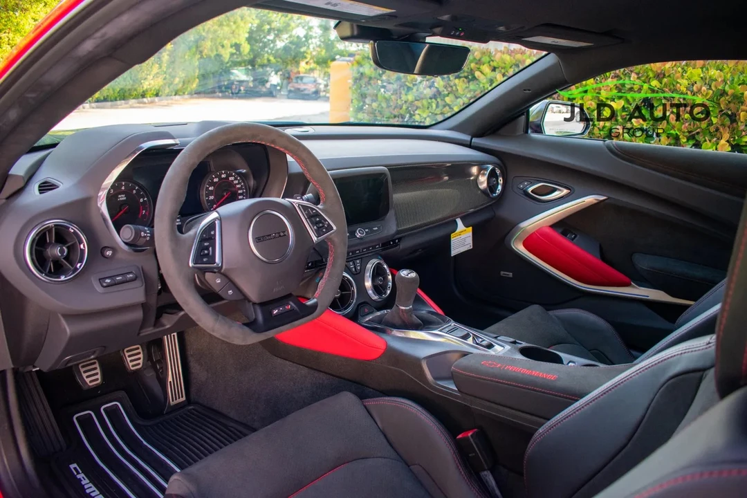 2023 Chevrolet Camaro ZL1 6th Gen - Image 8 of 31