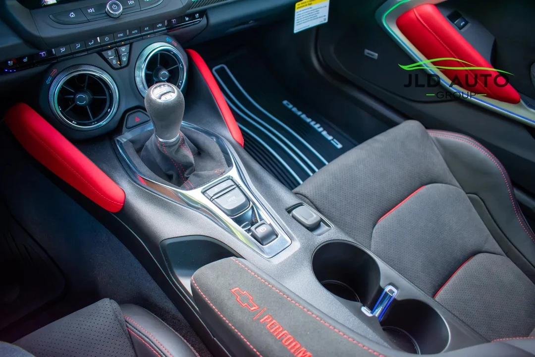 2023 Chevrolet Camaro ZL1 6th Gen - Image 15 of 31