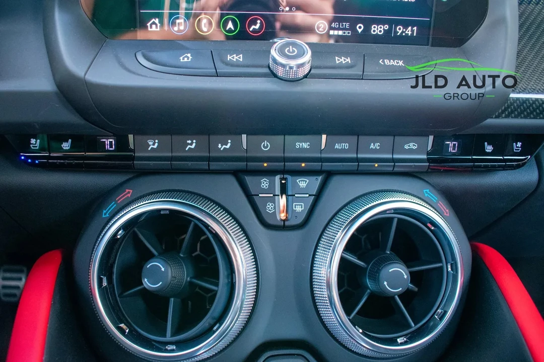 2023 Chevrolet Camaro ZL1 6th Gen - Image 17 of 31
