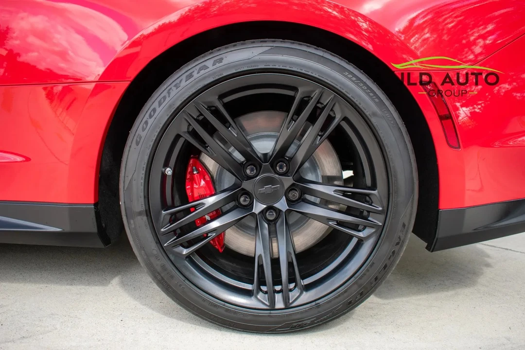 2023 Chevrolet Camaro ZL1 6th Gen - Image 29 of 31