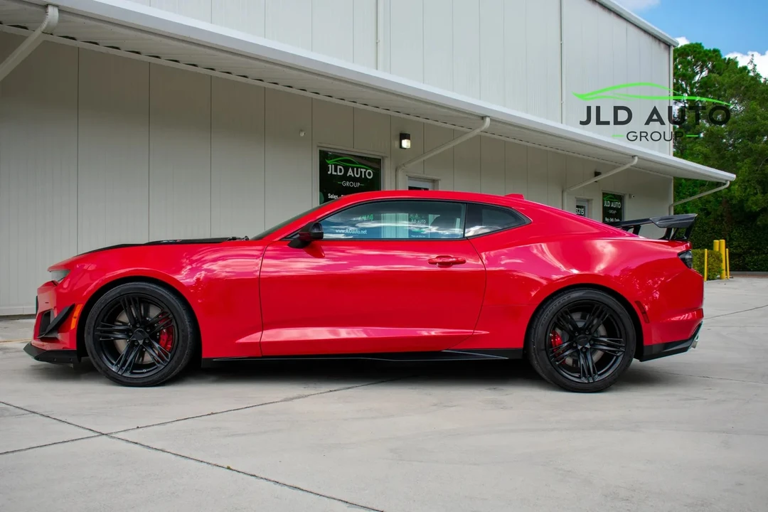 2023 Chevrolet Camaro ZL1 6th Gen - Image 4 of 31