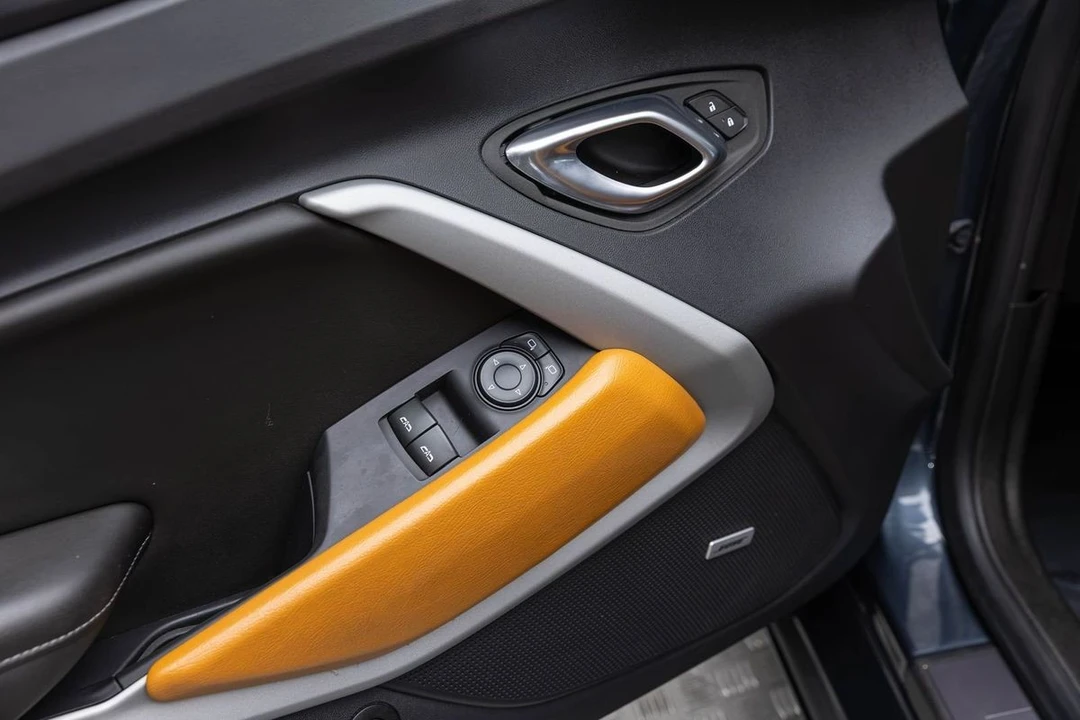 2023 Chevrolet Camaro 6th Gen - Image 27 of 31