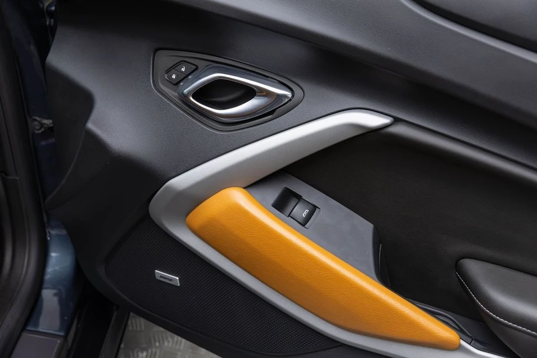 2023 Chevrolet Camaro 6th Gen - Image 28 of 31