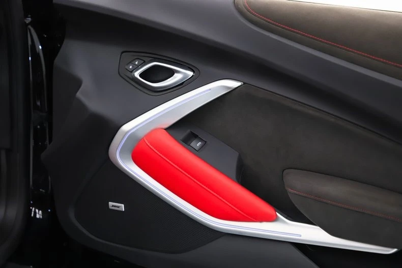2023 Chevrolet Camaro ZL1 6th Gen - Image 8 of 31