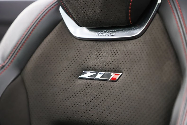 2023 Chevrolet Camaro ZL1 6th Gen - Image 10 of 31