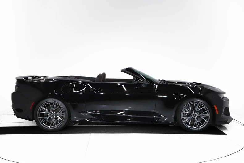 2023 Chevrolet Camaro ZL1 6th Gen - Image 14 of 31