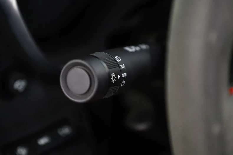 2023 Chevrolet Camaro ZL1 6th Gen - Image 28 of 31