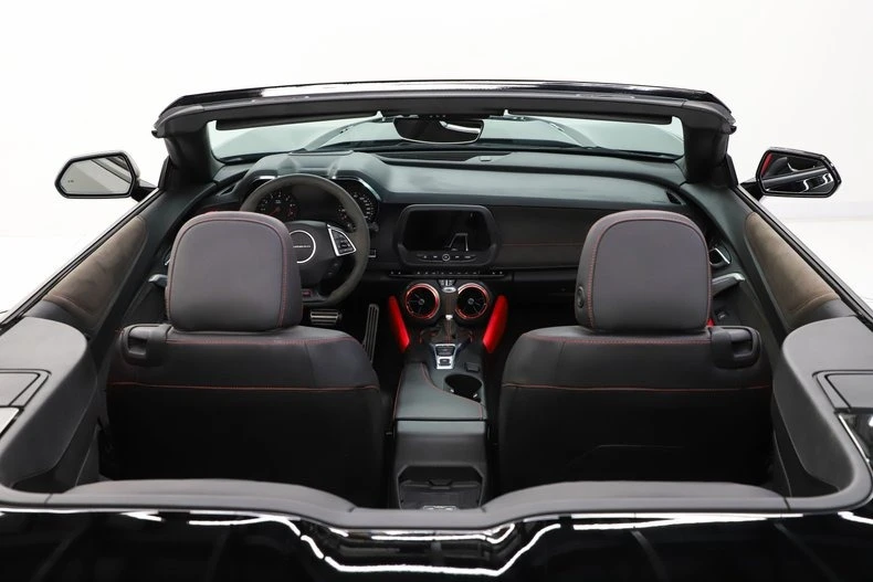 2023 Chevrolet Camaro ZL1 6th Gen - Image 30 of 31