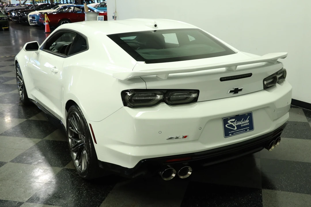 2023 Chevrolet Camaro ZL1 6th Gen - Image 8 of 31