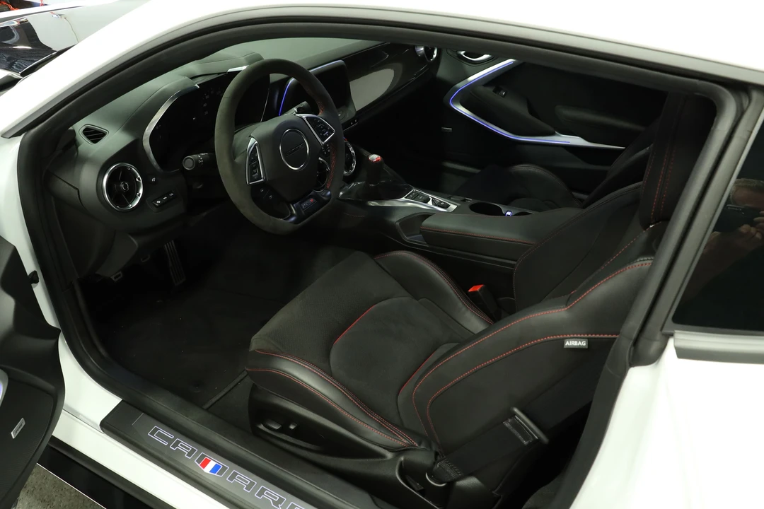 2023 Chevrolet Camaro ZL1 6th Gen - Image 4 of 31
