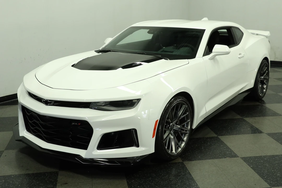 2023 Chevrolet Camaro ZL1 6th Gen - Image 18 of 31
