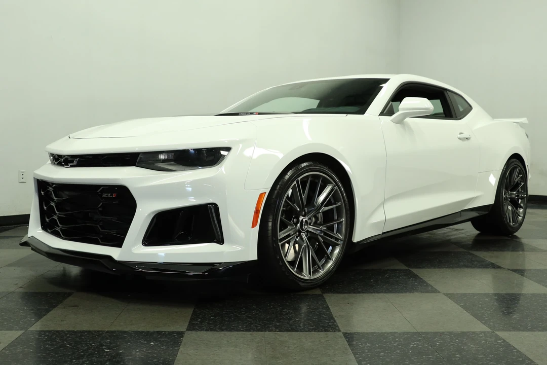 2023 Chevrolet Camaro ZL1 6th Gen - Image 21 of 31