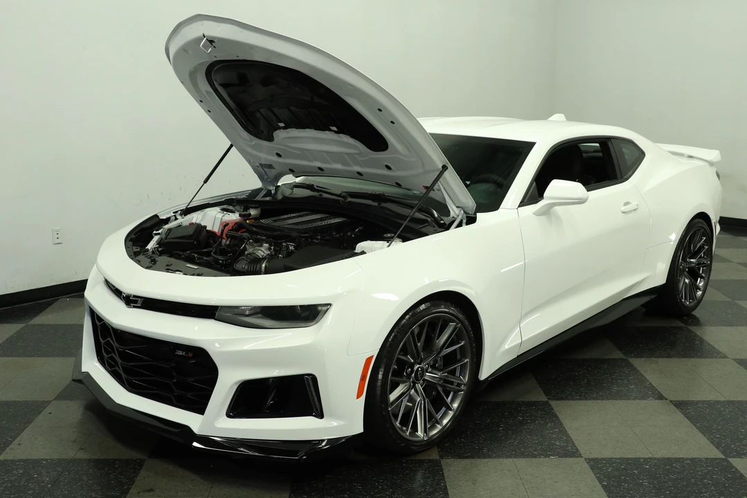 2023 Chevrolet Camaro ZL1 6th Gen - Image 30 of 31