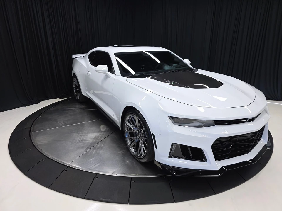 2023 Chevrolet Camaro ZL1 6th Gen - Image 9 of 31
