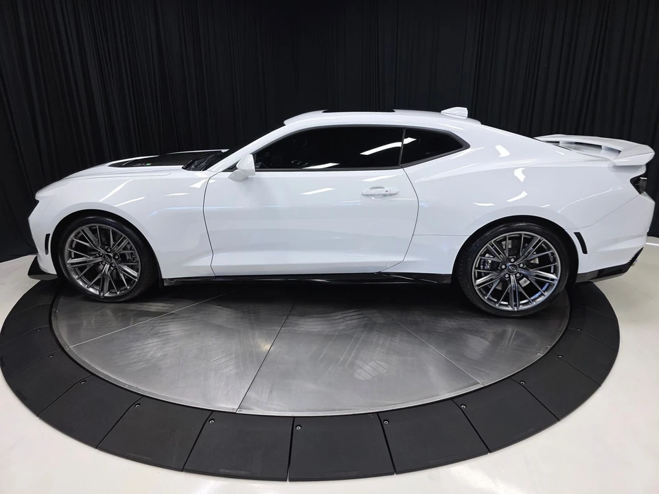 2023 Chevrolet Camaro ZL1 6th Gen - Image 12 of 31