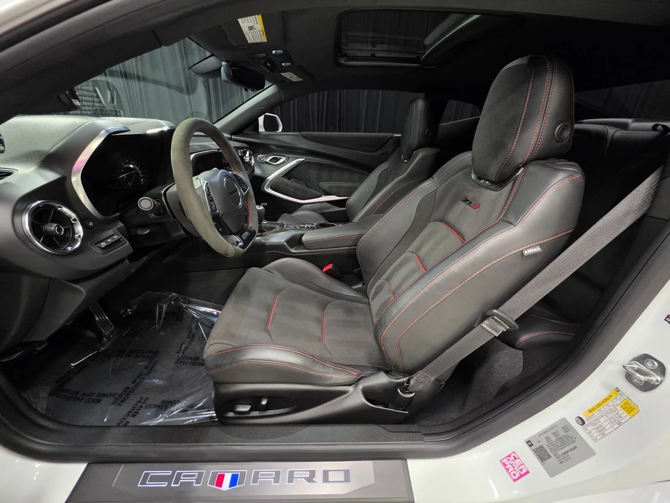 2023 Chevrolet Camaro ZL1 6th Gen - Image 22 of 31