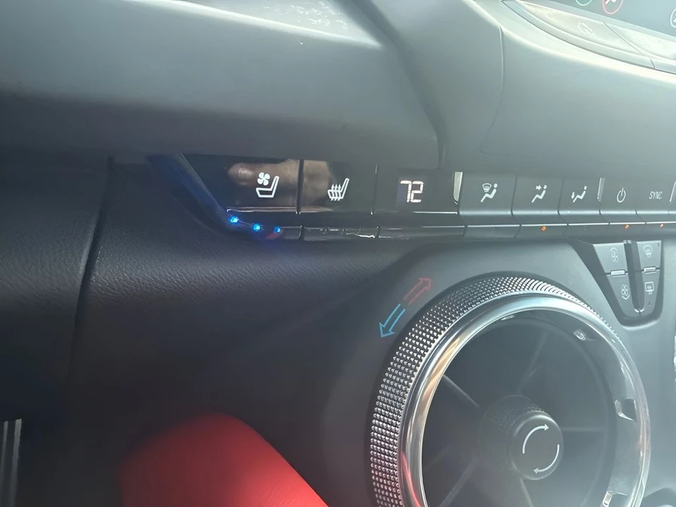2023 Chevrolet Camaro ZL1 6th Gen - Image 22 of 31