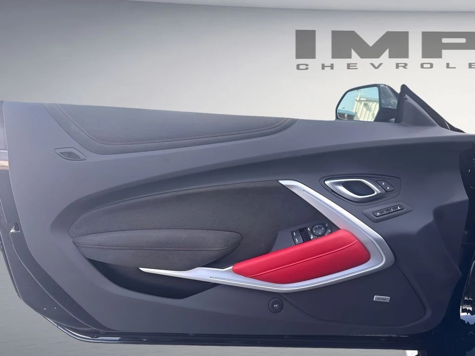 2023 Chevrolet Camaro ZL1 6th Gen - Image 26 of 31