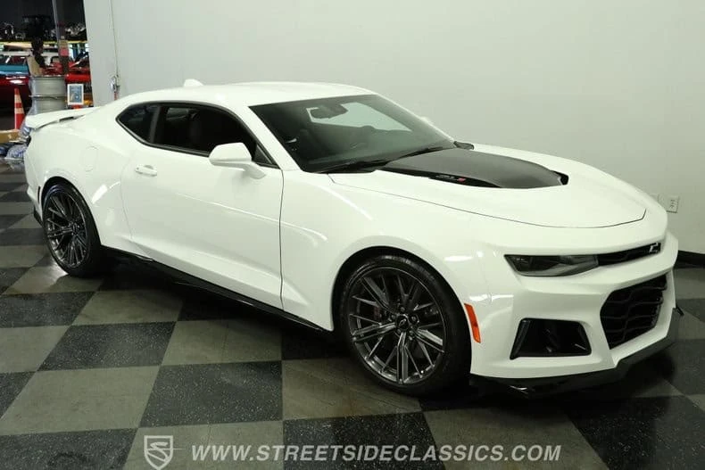 2023 Chevrolet Camaro ZL1 6th Gen - Image 9 of 29