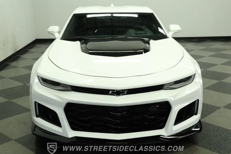 2023 Chevrolet Camaro ZL1 6th Gen - Image 14 of 29