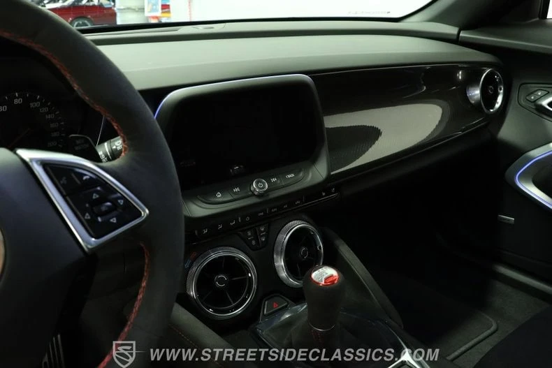 2023 Chevrolet Camaro ZL1 6th Gen - Image 22 of 29