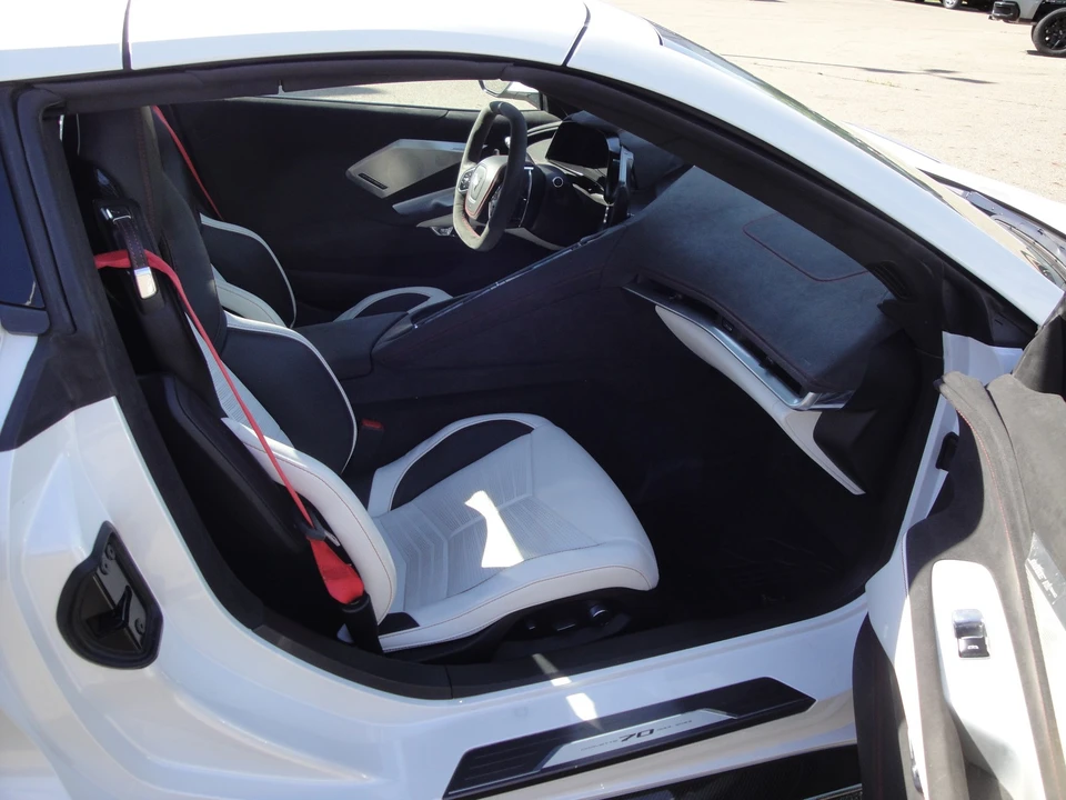 2023 Chevrolet Corvette C8 - Image 9 of 17