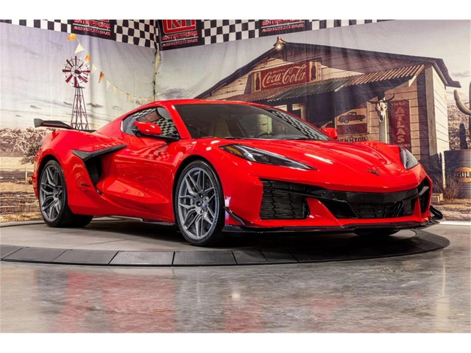 2023 Chevrolet Corvette C8 - Image 2 of 31
