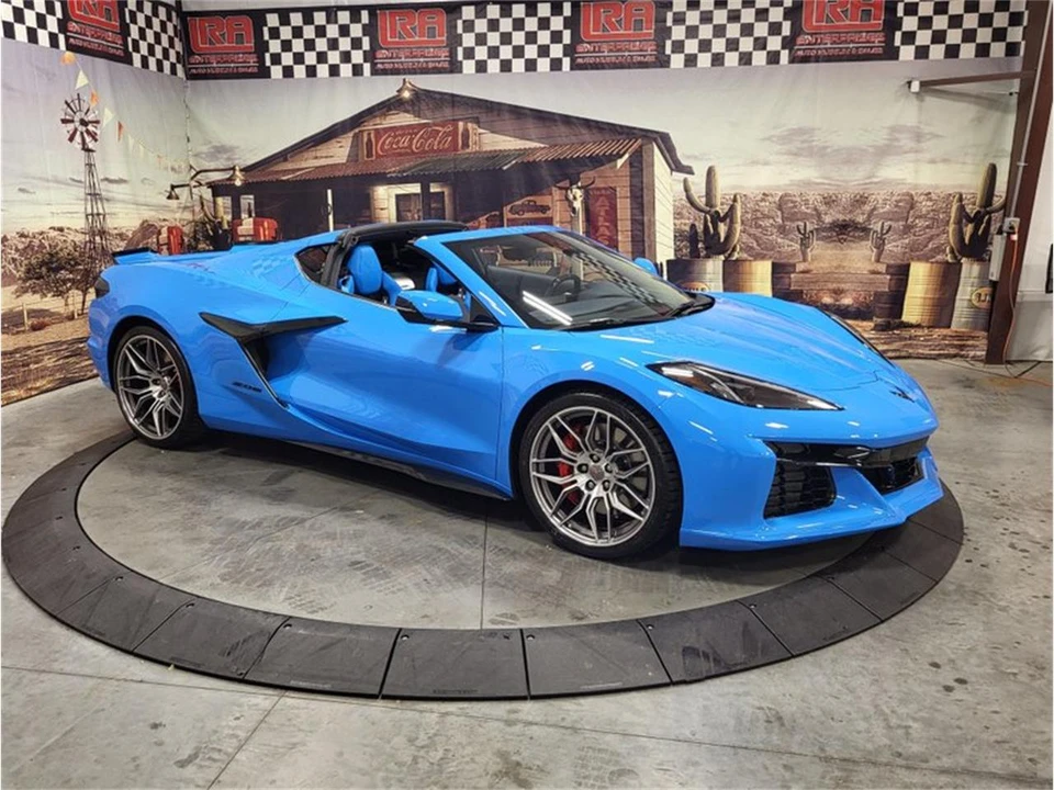 2023 Chevrolet Corvette C8 - Image 5 of 31