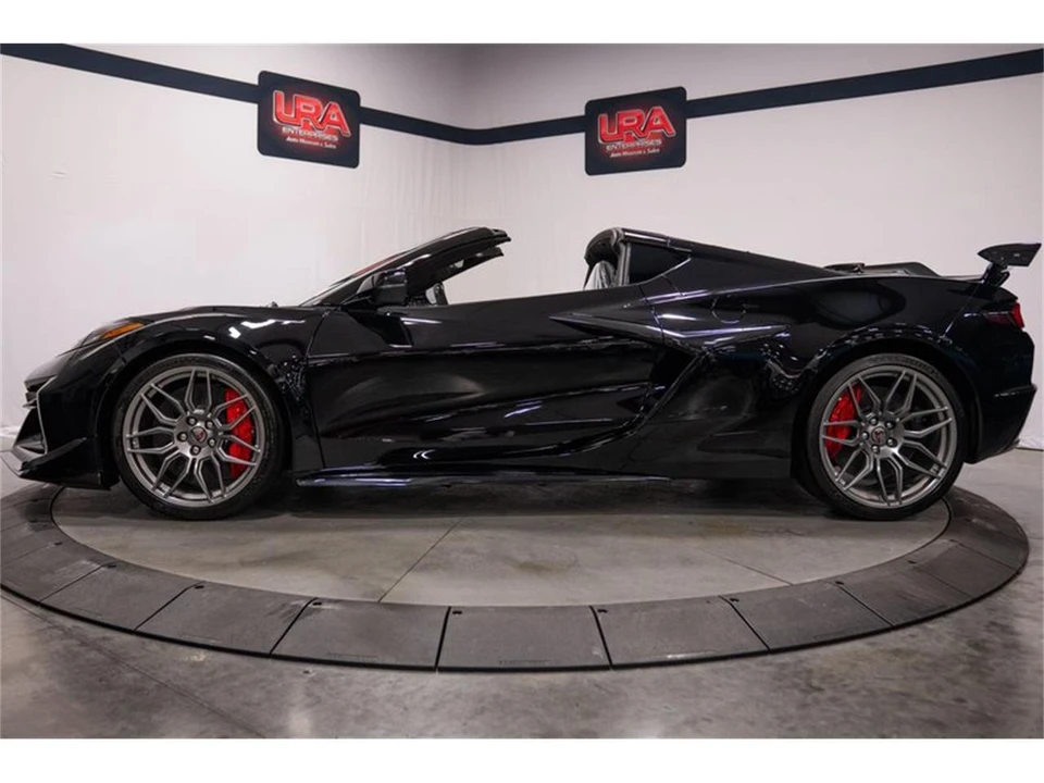 2023 Chevrolet Corvette C8 - Image 9 of 31