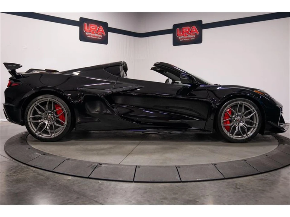 2023 Chevrolet Corvette C8 - Image 10 of 31