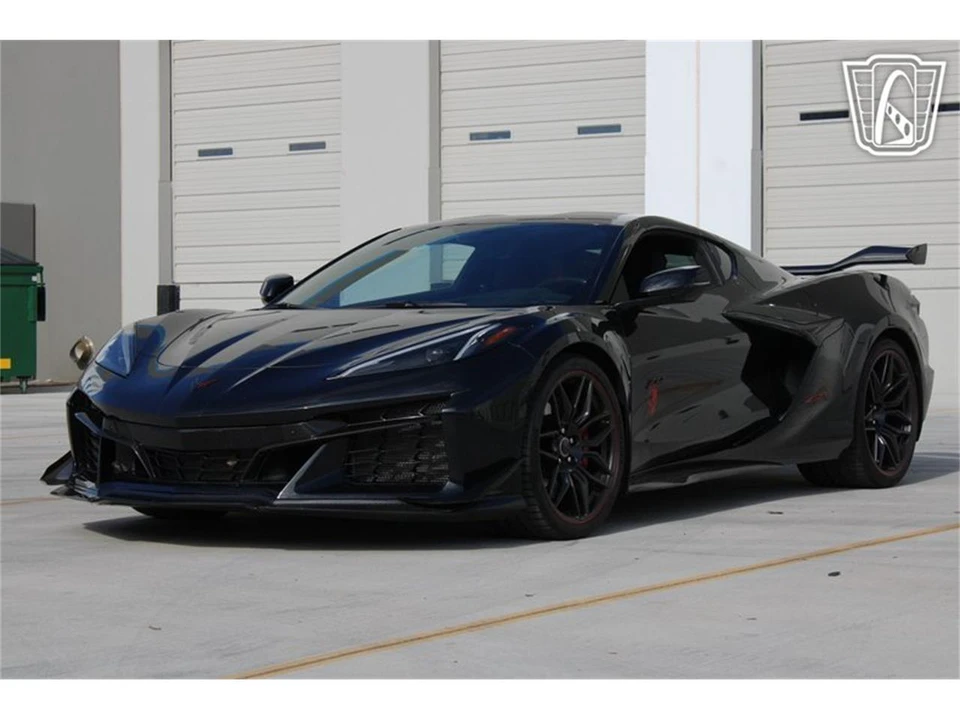 2023 Chevrolet Corvette C8 - Image 2 of 31