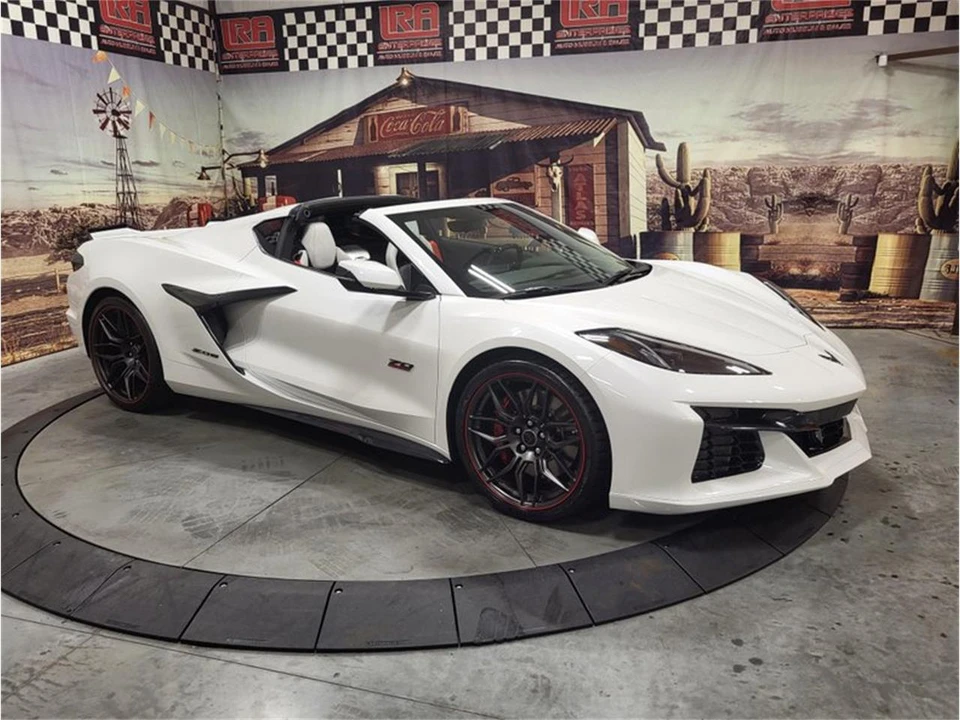 2023 Chevrolet Corvette C8 - Image 5 of 31
