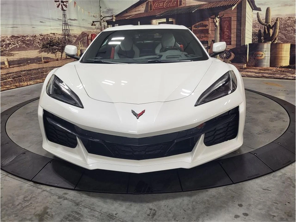 2023 Chevrolet Corvette C8 - Image 3 of 31