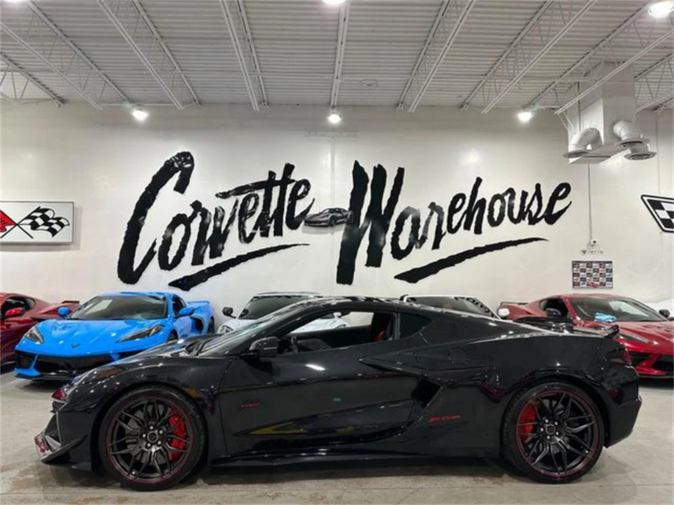 2023 Chevrolet Corvette C8 - Image 2 of 30