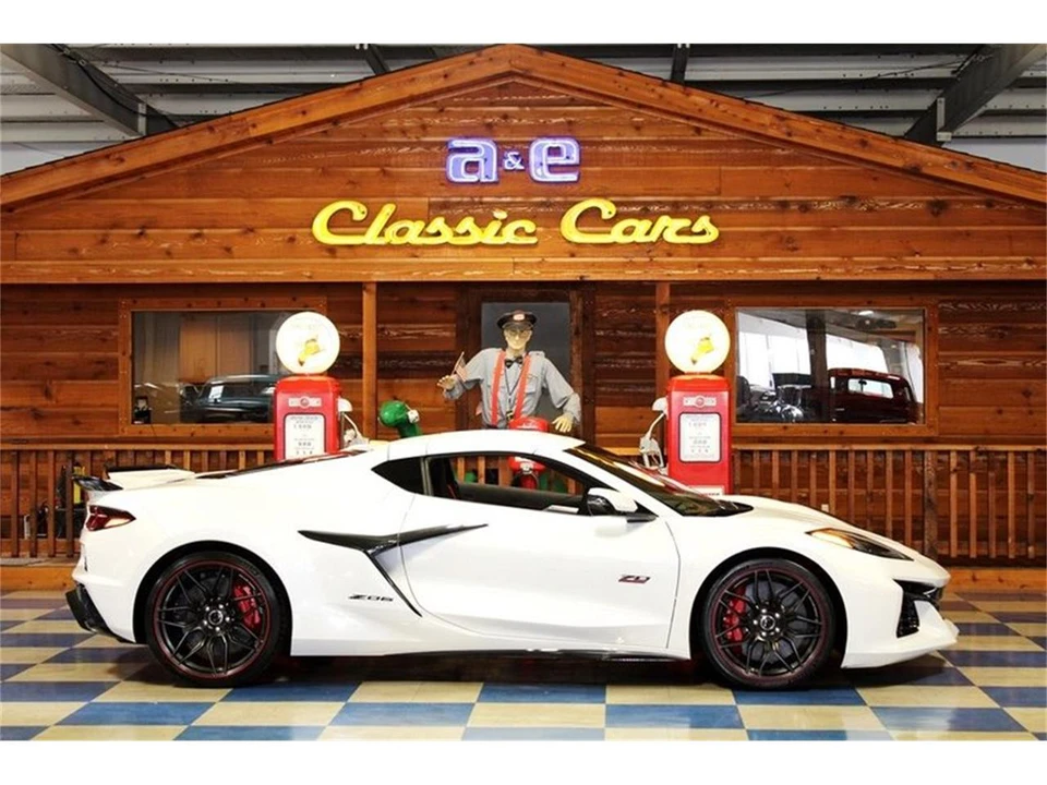 2023 Chevrolet Corvette C8 - Image 9 of 31