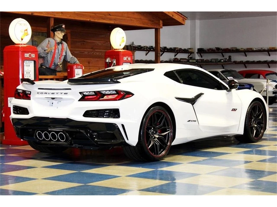 2023 Chevrolet Corvette C8 - Image 11 of 31