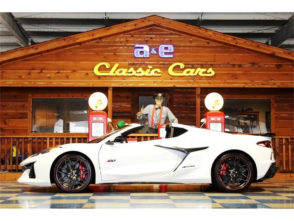 2023 Chevrolet Corvette C8 - Image 3 of 31
