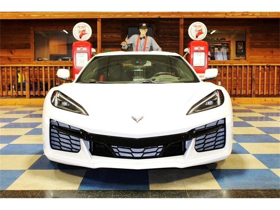 2023 Chevrolet Corvette C8 - Image 14 of 31