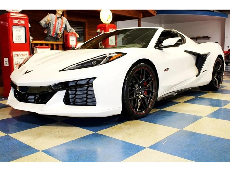 2023 Chevrolet Corvette C8 - Image 6 of 31