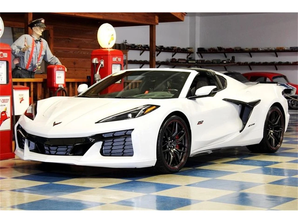 2023 Chevrolet Corvette C8 - Image 4 of 31