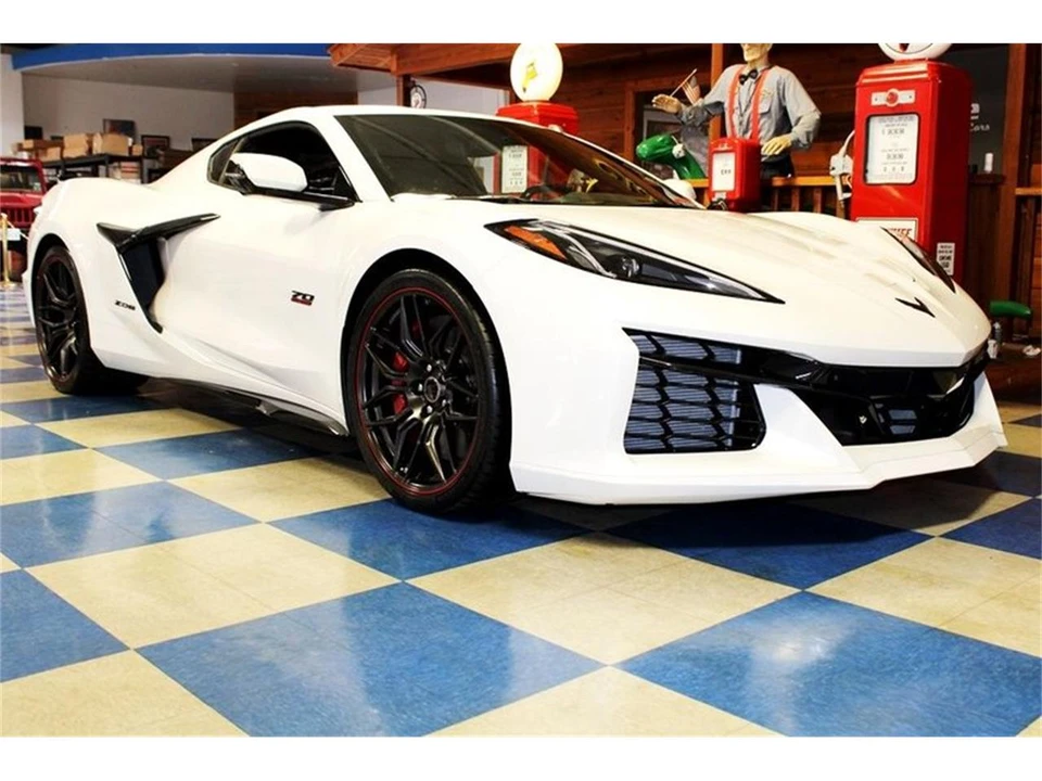 2023 Chevrolet Corvette C8 - Image 12 of 31