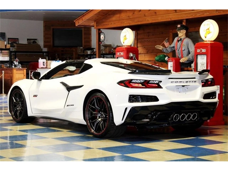 2023 Chevrolet Corvette C8 - Image 5 of 31