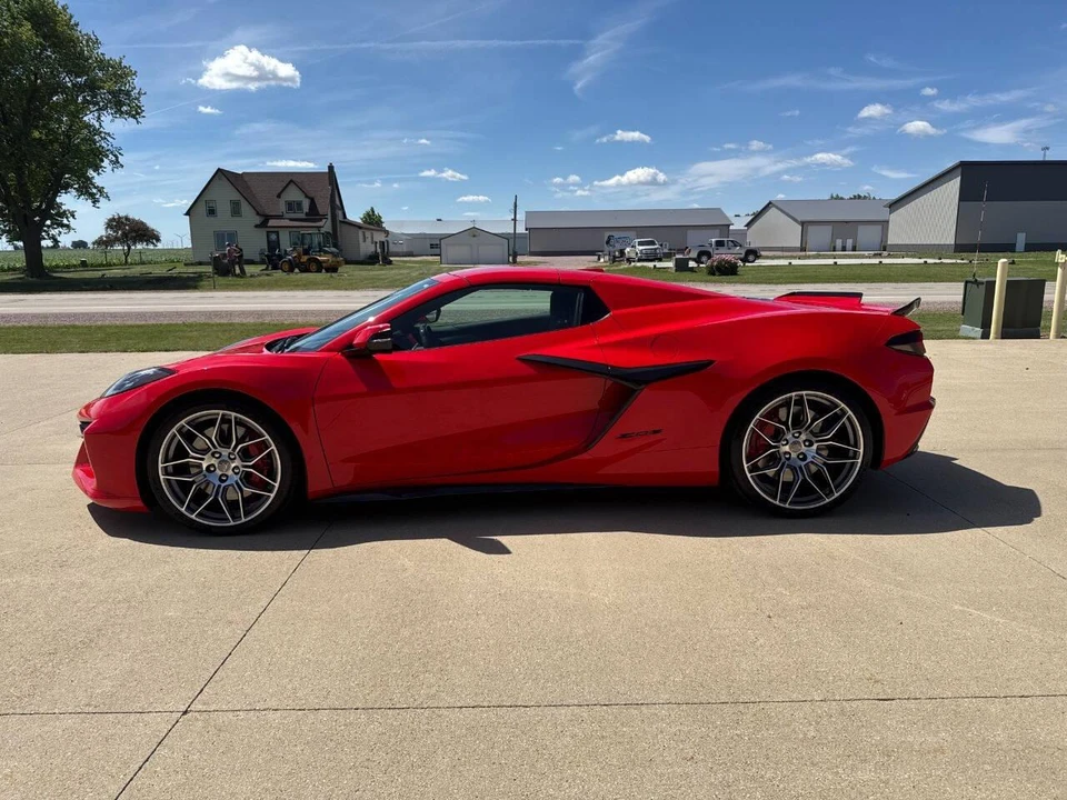 2023 Chevrolet Corvette C8 - Image 5 of 31