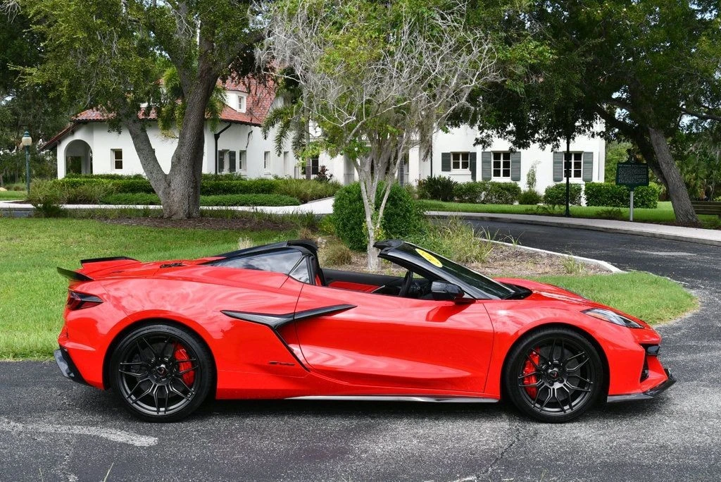 2023 Chevrolet Corvette C8 Z06 - Image 8 of 31