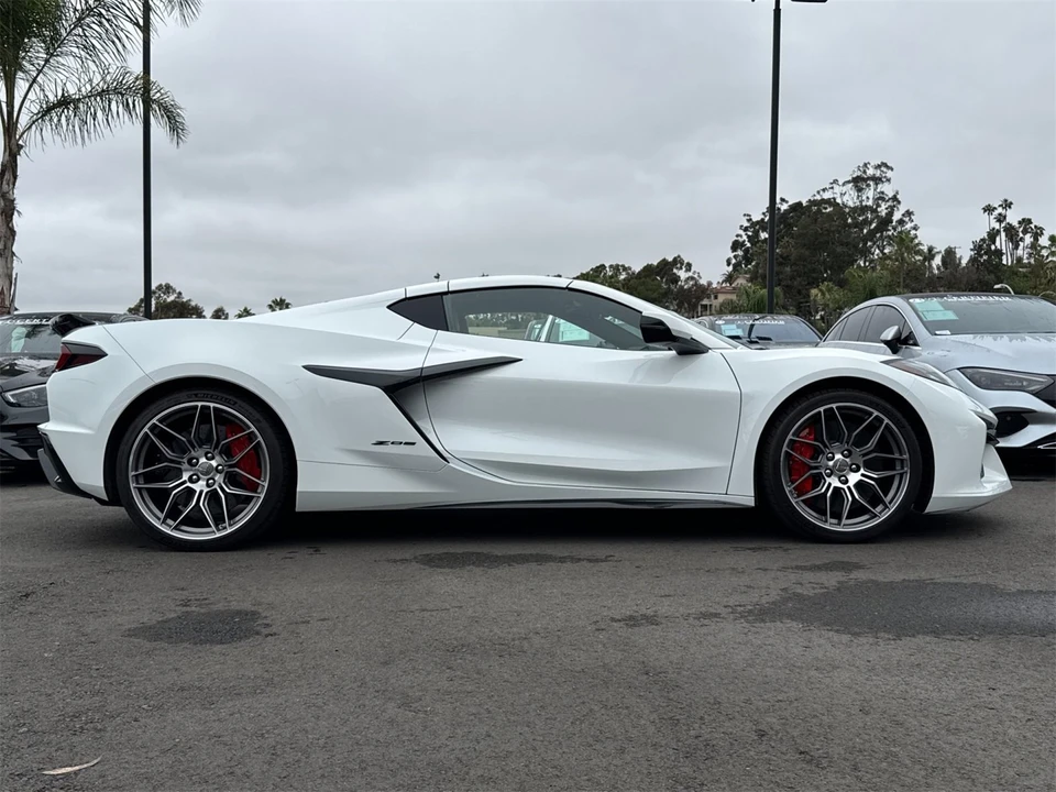 2023 Chevrolet Corvette C8 - Image 2 of 12