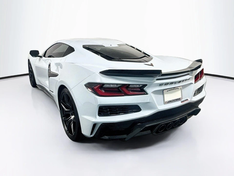 2023 Chevrolet Corvette C8 Z06 - Image 3 of 31